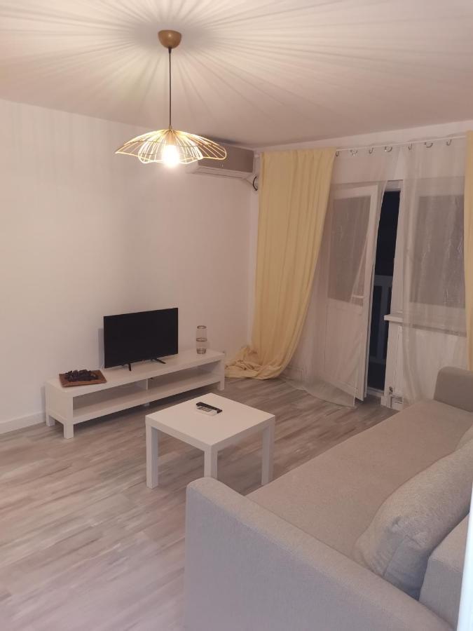 Bloom Box Apartments Craiova Kültér fotó