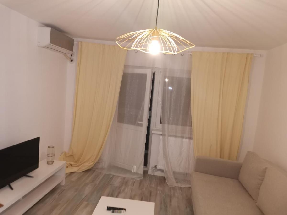 Bloom Box Apartments Craiova Kültér fotó