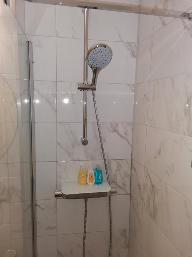 Bloom Box Apartments Craiova Kültér fotó