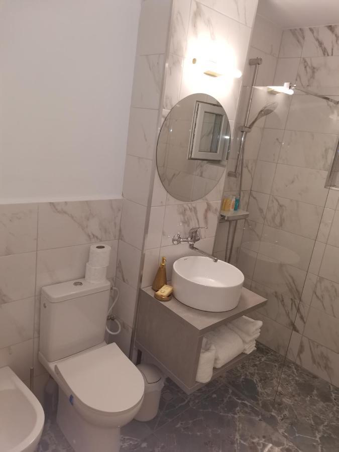 Bloom Box Apartments Craiova Kültér fotó